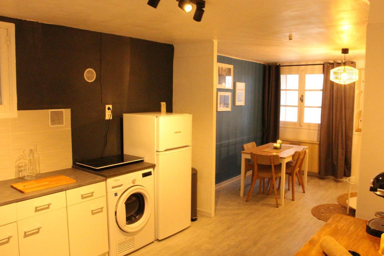 Maison au village de Bormes Les Mimosas Extérieur photo
