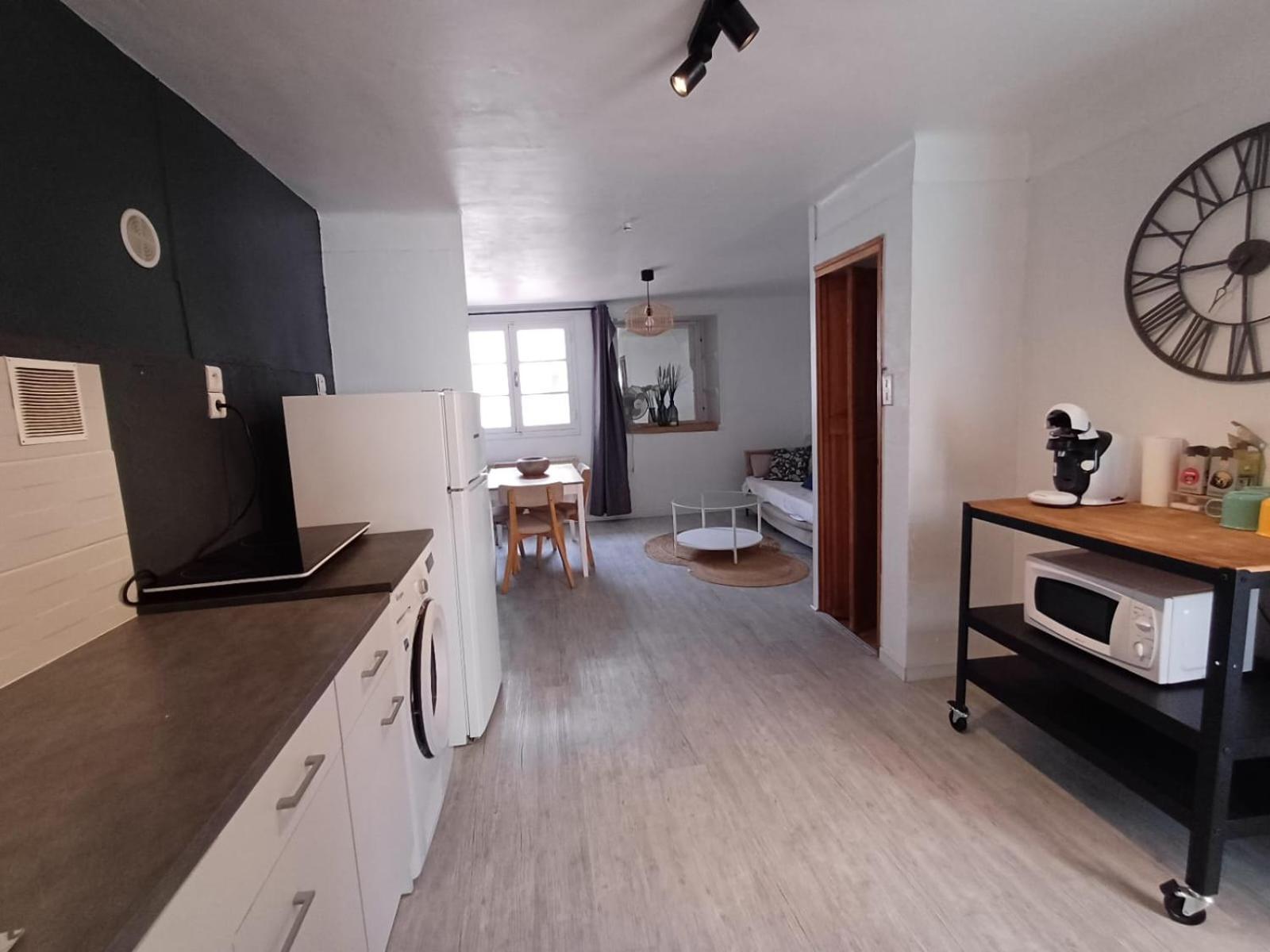 Maison au village de Bormes Les Mimosas Extérieur photo